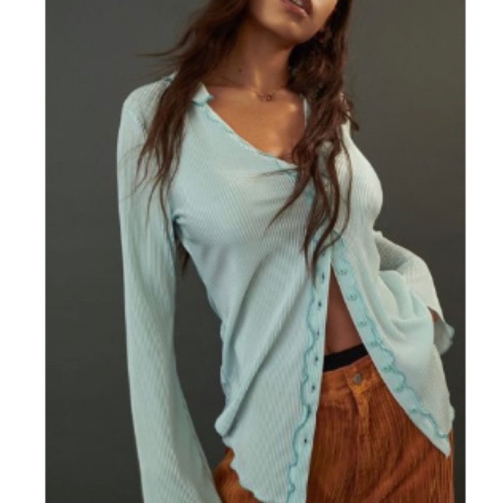 URBAN OUTFITTERS PLISSE BLOUSE